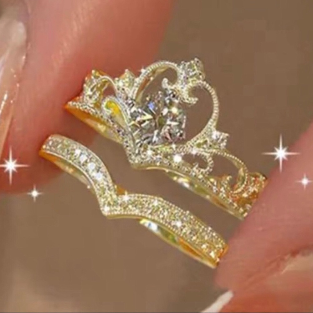 Gold Tiara-Style Cubic Zirconia Bridal Ring Set